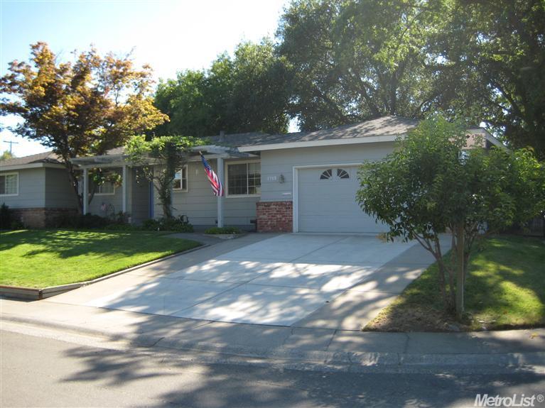 4713 Bellue St, Carmichael, CA 95608 photo 4
