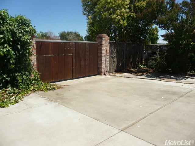 13664 Pinto Ln, Lodi, CA 95240 photo 9