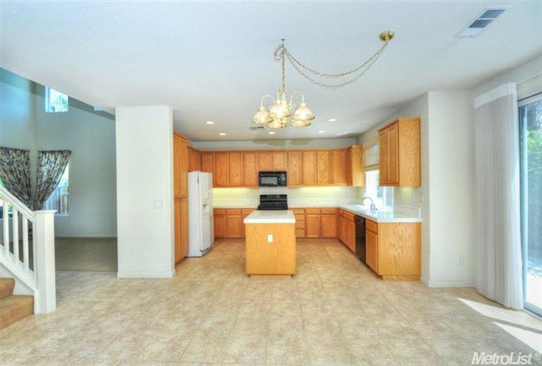 1480 Kyle Ct, Tracy, CA 95377 photo 2