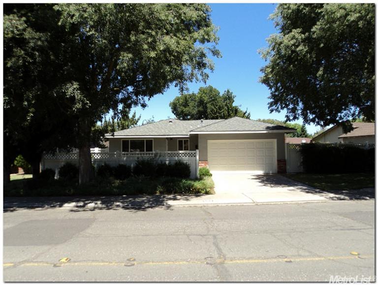 1521 Dwight Ln, Modesto, CA 95350 photo 1