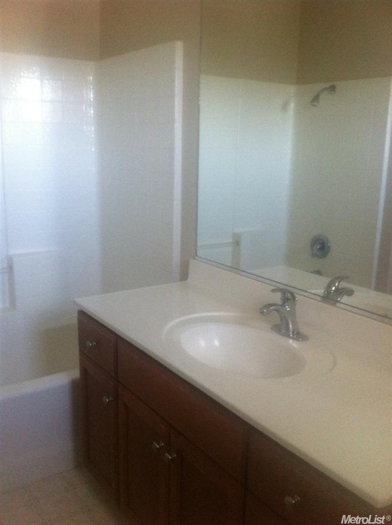 4095 Pathway Ln, Turlock, CA 95382 photo 7