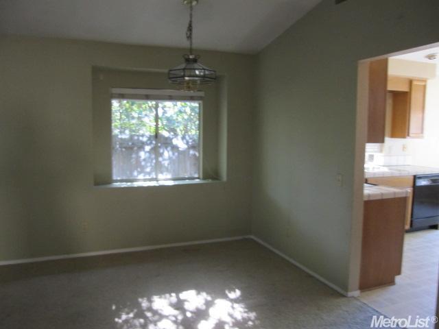 92 Phillips Ct, Tracy, CA 95376 photo 3
