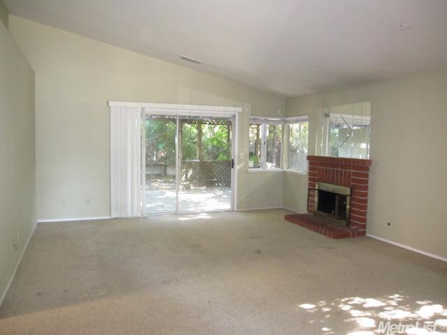92 Phillips Ct, Tracy, CA 95376 photo 2