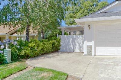 136 Winterstein Dr, Folsom, CA 95630 photo 4
