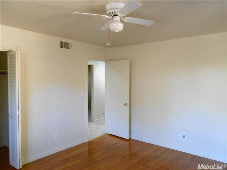 1621 Augusta Ct, Modesto, CA 95350 photo 9