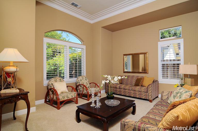 3637 Voleyn St, Carmichael, CA 95608 photo 4