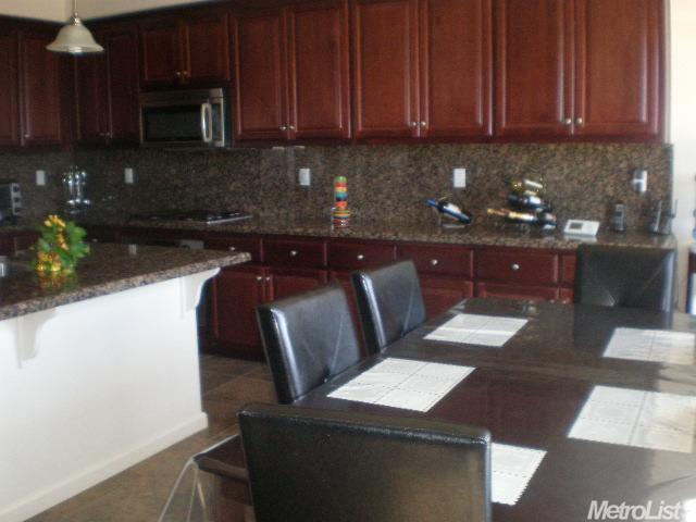 1414 Daisy Dr, Patterson, CA 95363 photo 2