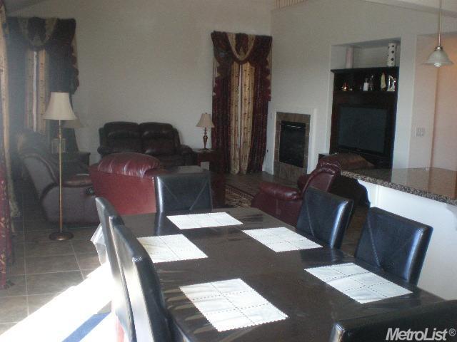 1414 Daisy Dr, Patterson, CA 95363 photo 3