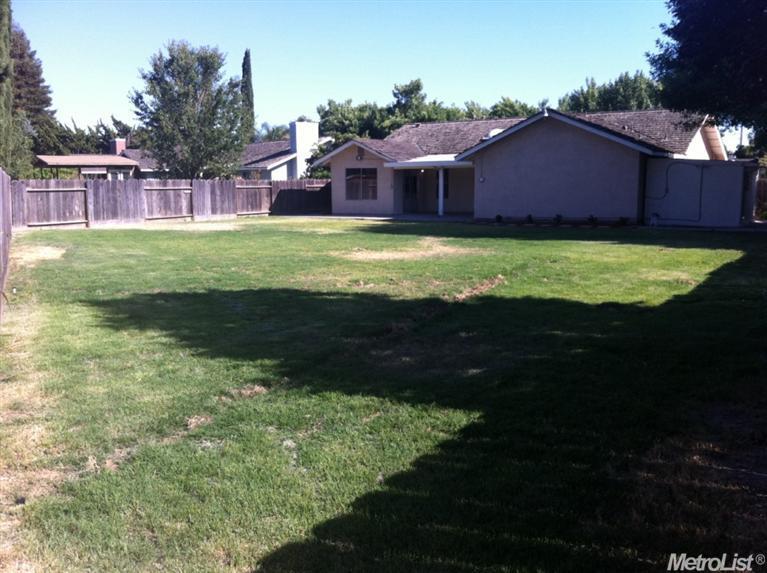 928 Deer Park Dr, Modesto, CA 95358 photo 13