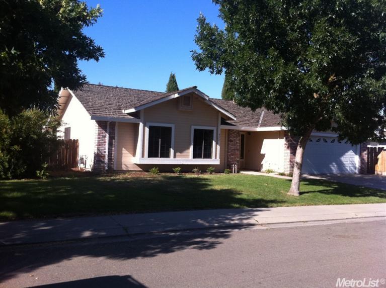 928 Deer Park Dr, Modesto, CA 95358 photo 3
