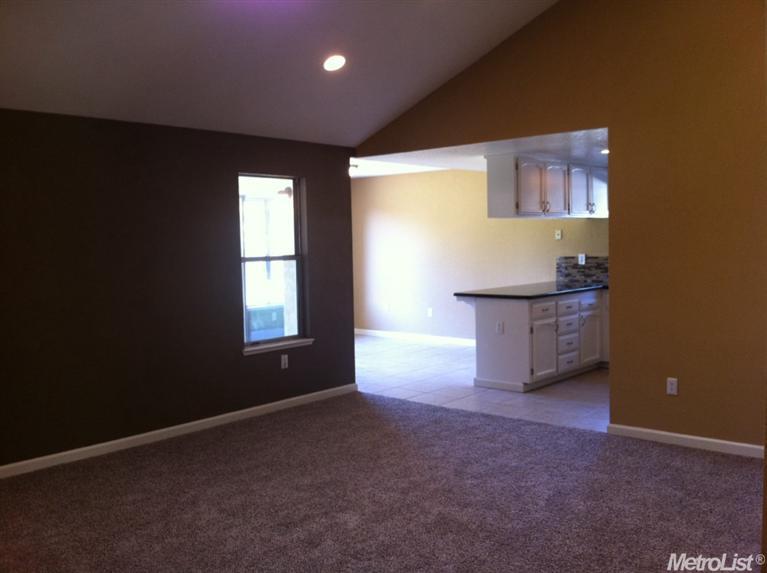 928 Deer Park Dr, Modesto, CA 95358 photo 7