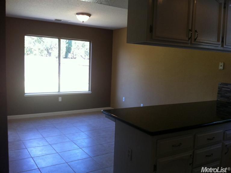 928 Deer Park Dr, Modesto, CA 95358 photo 6