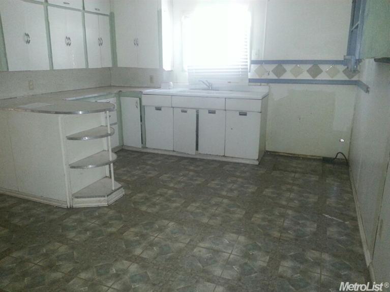 111 Weber Ave, Patterson, CA 95363 photo 4