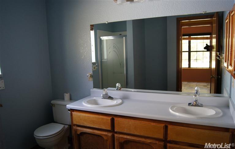 2126 Calaveras Ave, Davis, CA 95616 photo 7