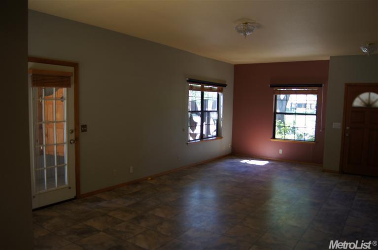 2126 Calaveras Ave, Davis, CA 95616 photo 3