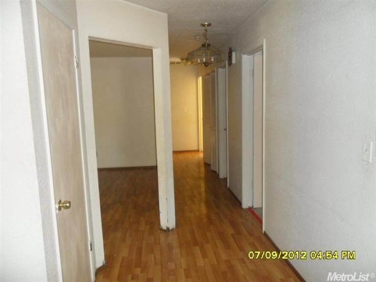 3501 Rexford Dr, Modesto, CA 95356 photo 2