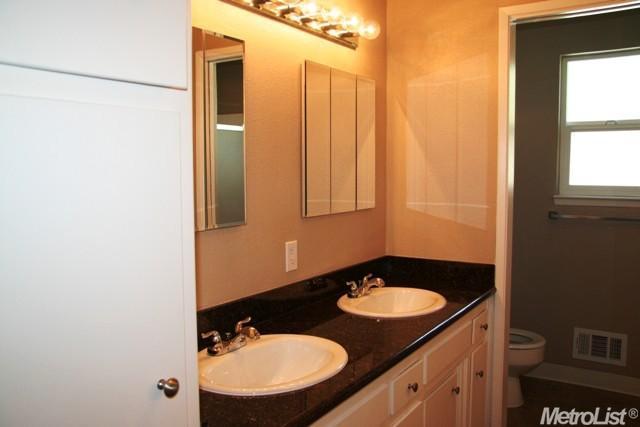 605 Derby Ln, Modesto, CA 95350 photo 11