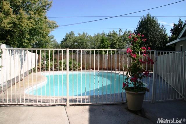 605 Derby Ln, Modesto, CA 95350 photo 14