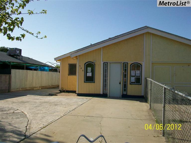 566 Stratford Ct, Merced, CA 95341 photo 1