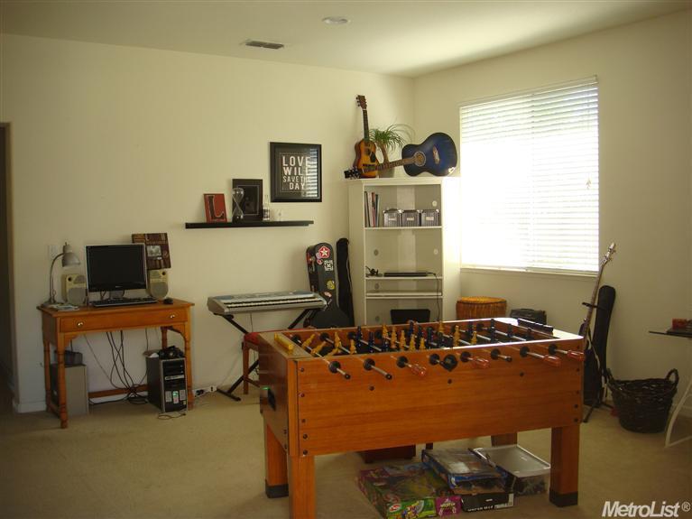 2237 Arnold Dr, Rocklin, CA 95765 photo 2
