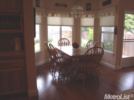 2645 Bristol Ln, Lodi, CA 95242 photo 2