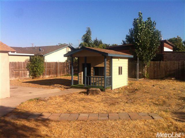 990 Chestnut St, Turlock, CA 95380 photo 5