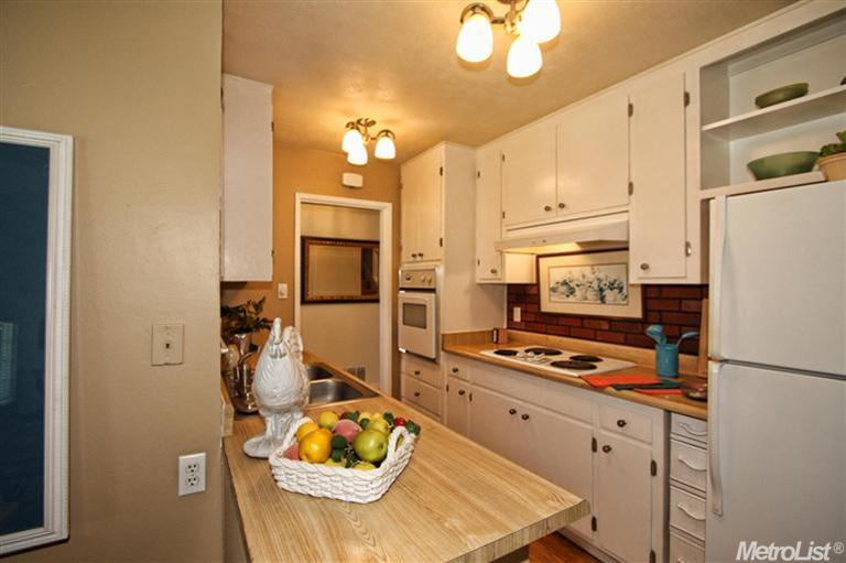104 Alezane Dr, Folsom, CA 95630 photo 2