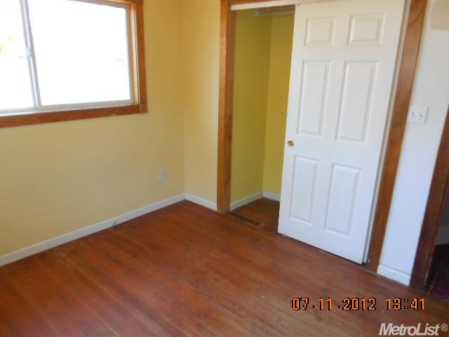 525 W Olive Ave, Turlock, CA 95380 photo 8