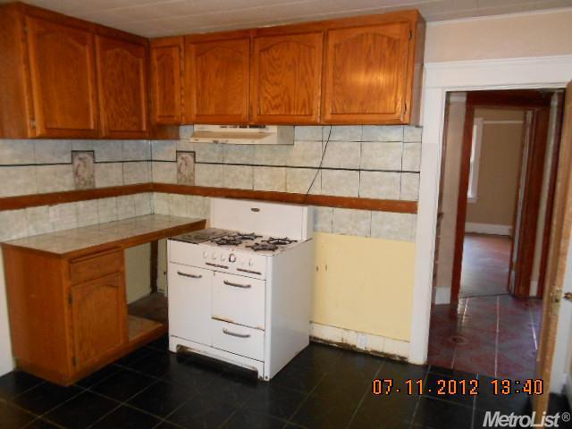 525 W Olive Ave, Turlock, CA 95380 photo 6