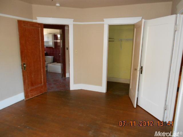 525 W Olive Ave, Turlock, CA 95380 photo 9