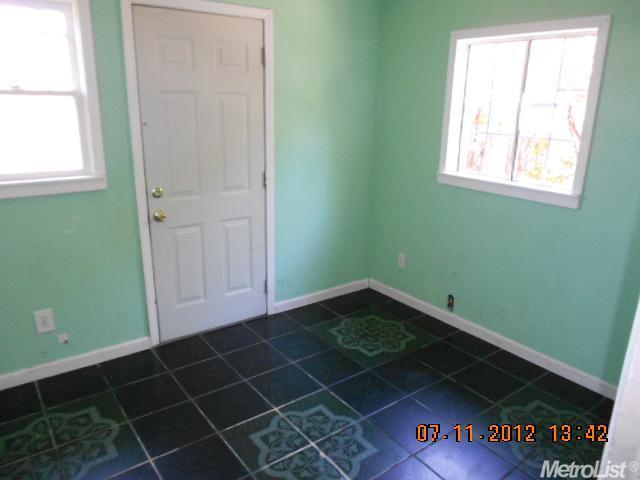 525 W Olive Ave, Turlock, CA 95380 photo 10