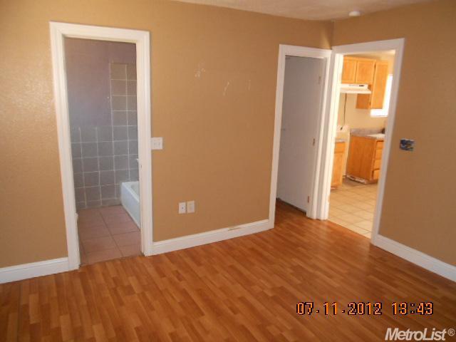 525 W Olive Ave, Turlock, CA 95380 photo 12