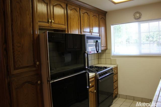 674 O St, Lathrop, CA 95330 photo 4