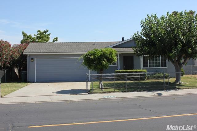 674 O St, Lathrop, CA 95330 photo 1