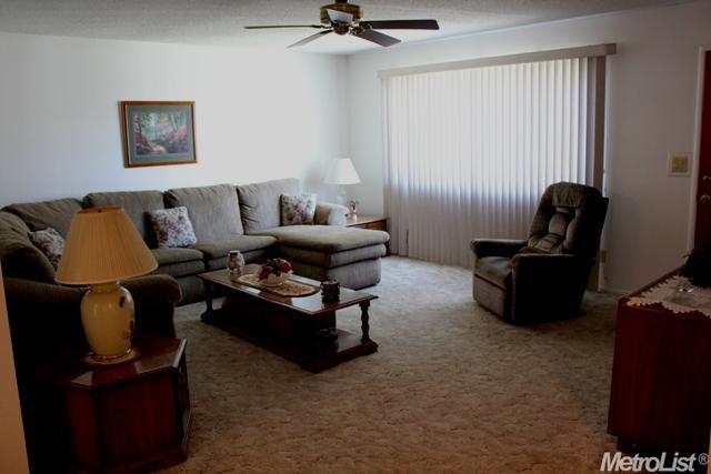 674 O St, Lathrop, CA 95330 photo 2