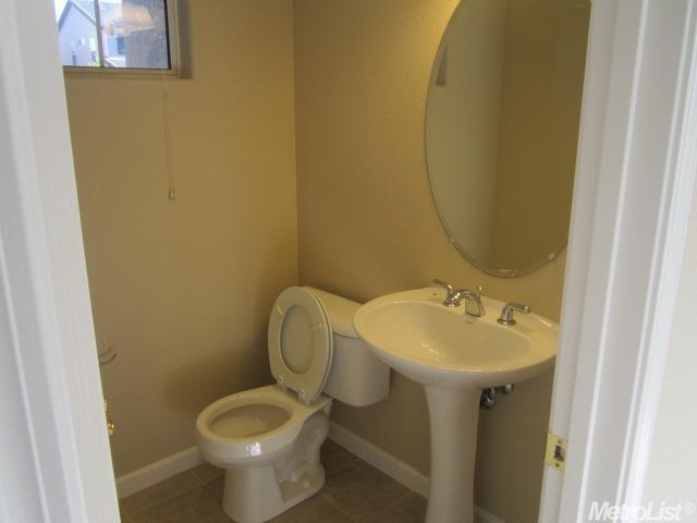2341 Cabana Ln, Tracy, CA 95377 photo 3