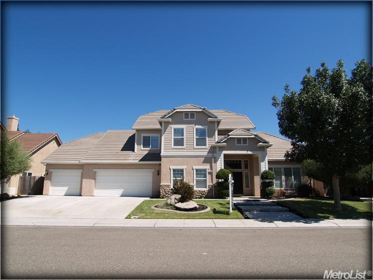 3613 Plaudit Dr, Modesto, CA 95355 photo 2