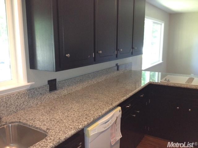 2537 Surrey Ave, Modesto, CA 95355 photo 2