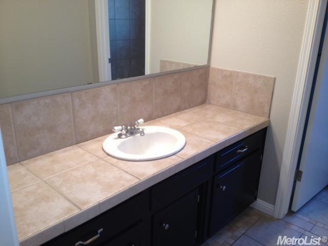 2537 Surrey Ave, Modesto, CA 95355 photo 5