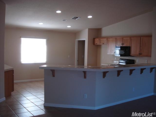 10977 Woodring Dr, Mather, CA 95655 photo 4