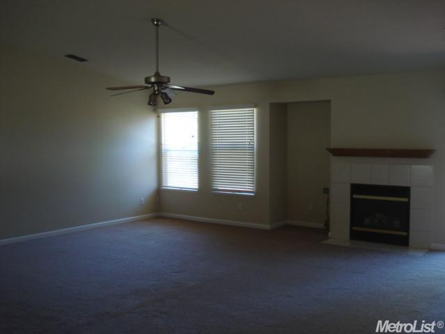 10977 Woodring Dr, Mather, CA 95655 photo 5