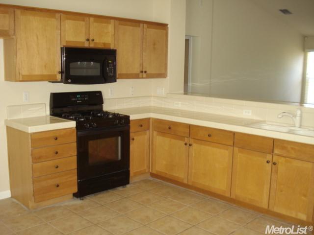 10977 Woodring Dr, Mather, CA 95655 photo 3