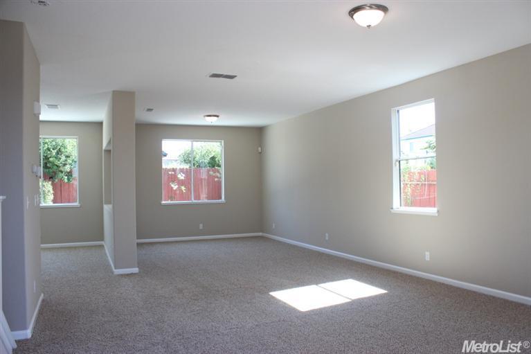 1946 Passages St, Manteca, CA 95336 photo 3
