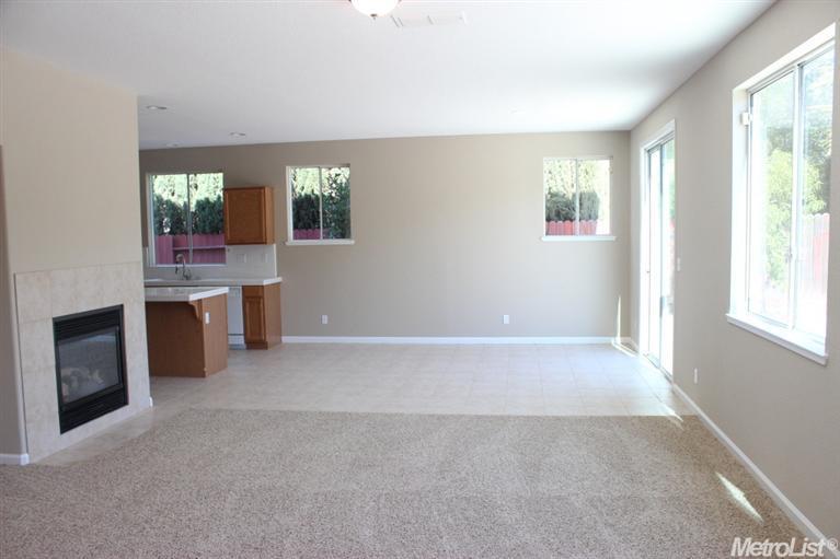 1946 Passages St, Manteca, CA 95336 photo 4