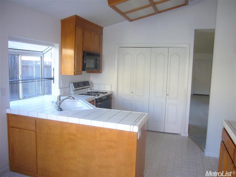 1416 Olympic Dr, Davis, CA 95616 photo 2
