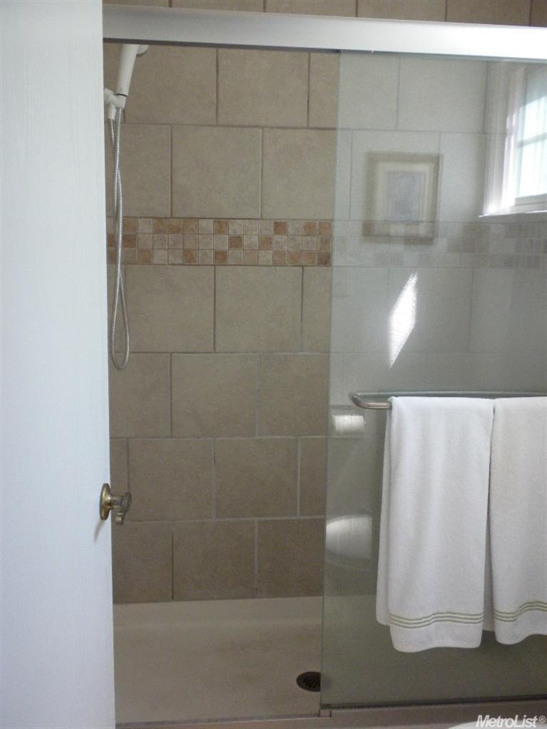 2247 Pinnacles Dr, Rocklin, CA 95677 photo 8