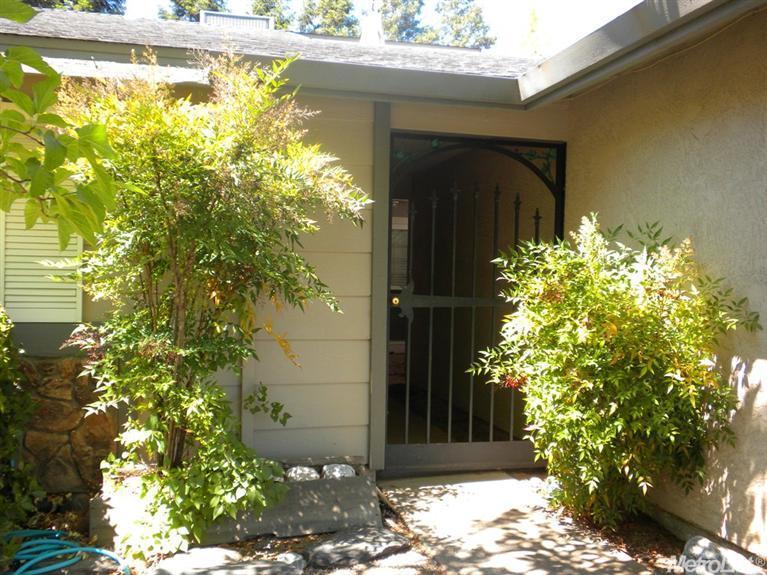 2247 Pinnacles Dr, Rocklin, CA 95677 photo 2