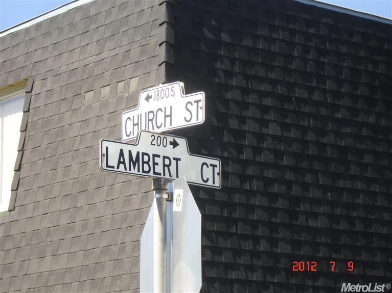 216 Lambert Ct, Lodi, CA 95240 photo 2