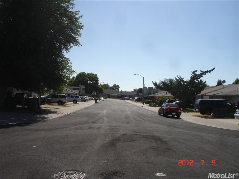 216 Lambert Ct, Lodi, CA 95240 photo 4