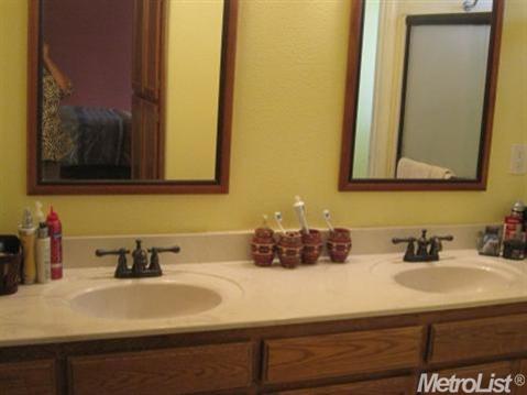 1377 Orme Ct, Manteca, CA 95336 photo 8